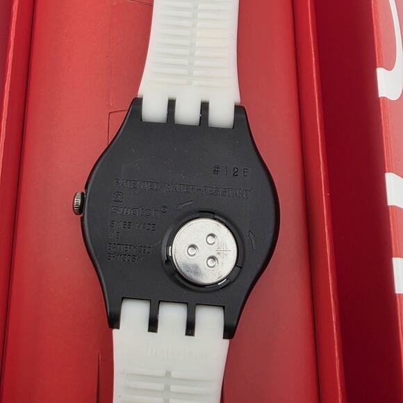 Swatch Originals WINDY BUNNY BEAST Anime Silicone Watch 41mm SUOZ112 New main image 7